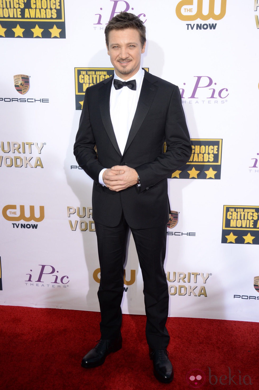 Jeremy Renner en la alfombra roja de los Critics' Choice Movie Awards 2014