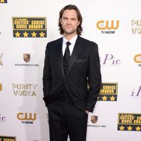 Jared Padalecki en la alfombra roja de los Critics' Choice Movie Awards 2014