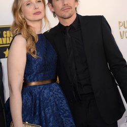 Julie Delpy y Ethan Hawke en la alfombra roja de los Critics' Choice Movie Awards 2014