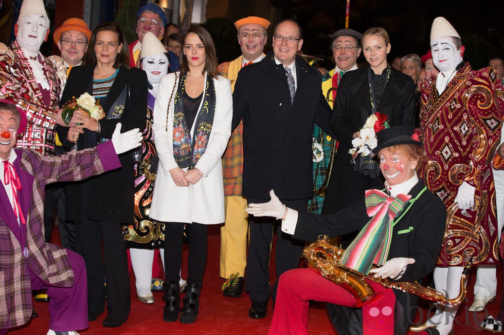 Alberto y Charlene de Mónaco, la Princesa Estefanía y Pauline Ducruet en el Festival Internacional de Circo 2014