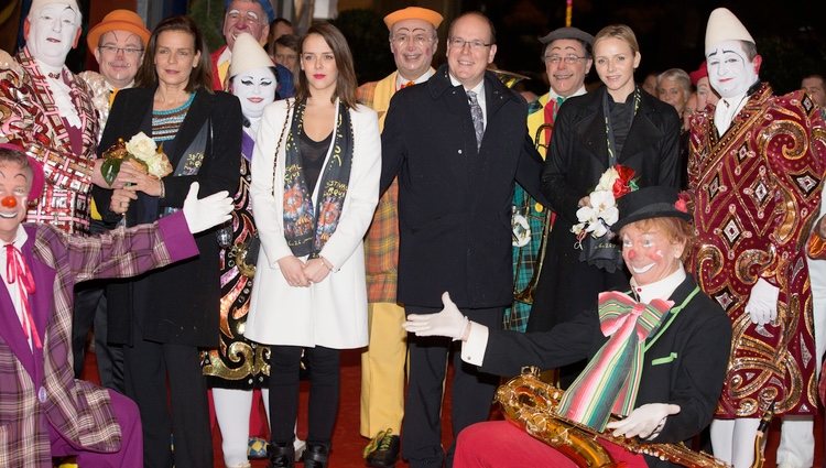 Alberto y Charlene de Mónaco, la Princesa Estefanía y Pauline Ducruet en el Festival Internacional de Circo 2014