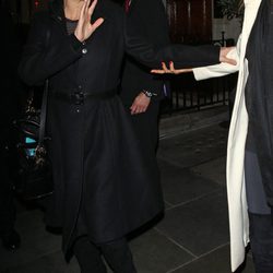 Penélope Cruz después de cenar con Ridley Scott y su mujer en Londres