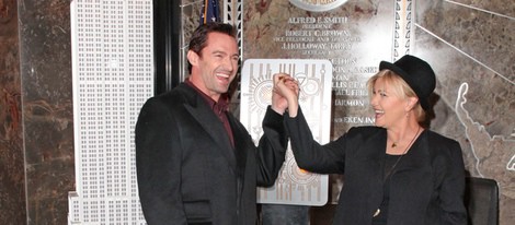 Hugh Jackman y su esposa Deborra-Lee Furness iluminan el Empire State el Día de Australia