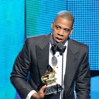 Jay Z con su premio en los Grammy 2014