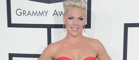 Pink en la alfombra roja de los Grammy 2014