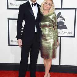 Rita Ora y Calvin Harris en los Grammy 2014