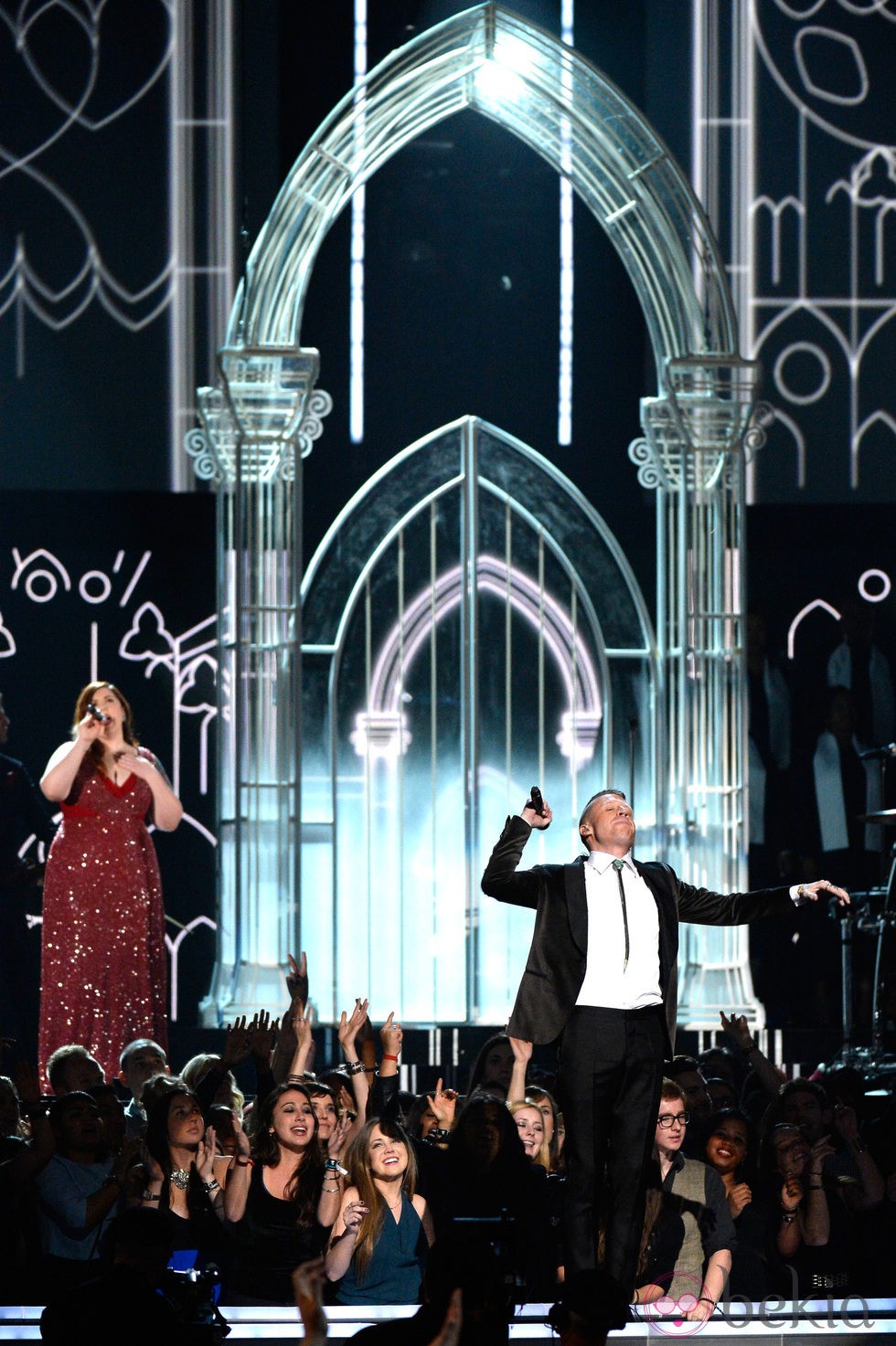 Mary Lambert y Macklemore en los Grammy 2014