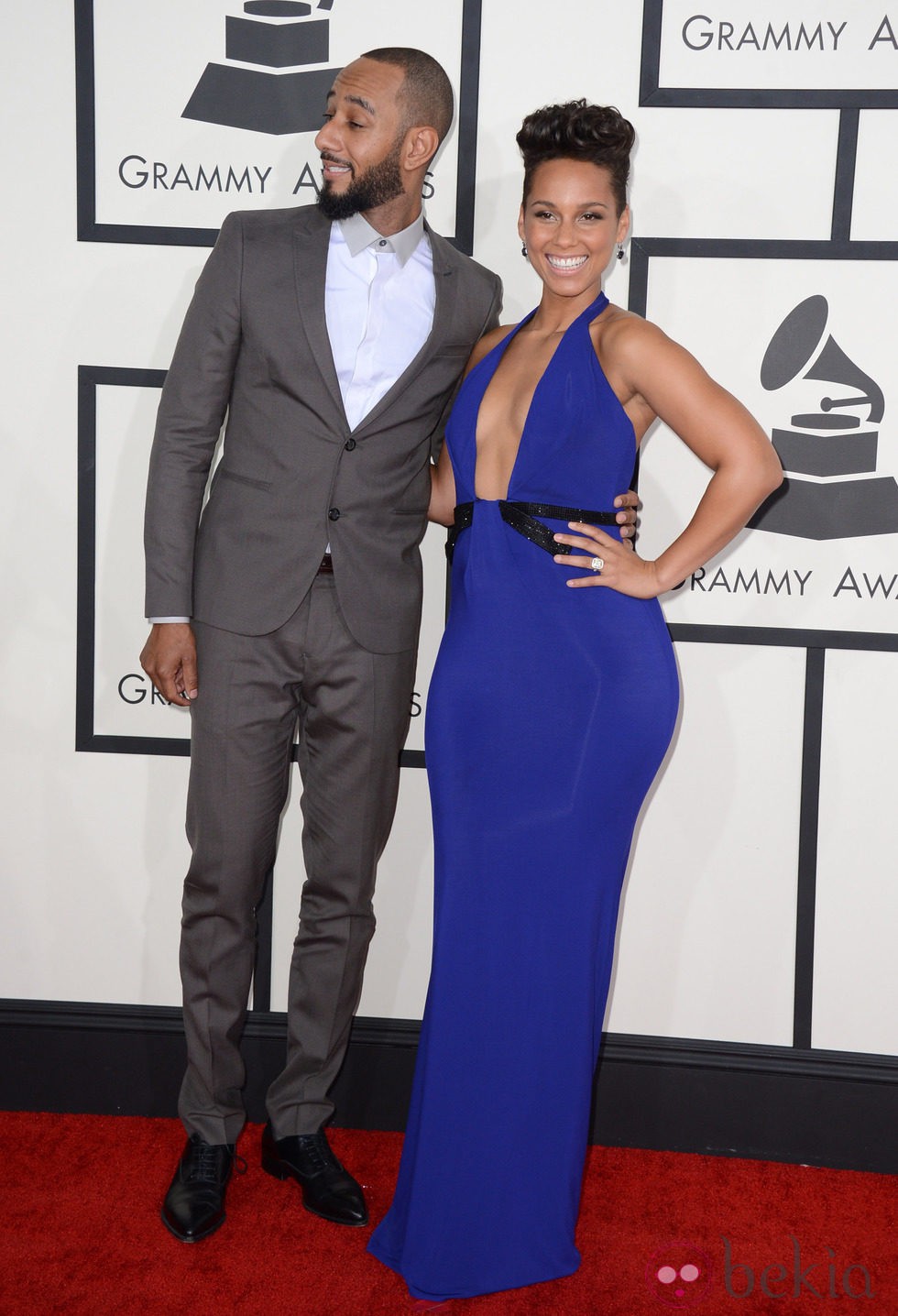 Swizz Beatz y Alicia Keys en la alfombra roja de los Grammy 2014