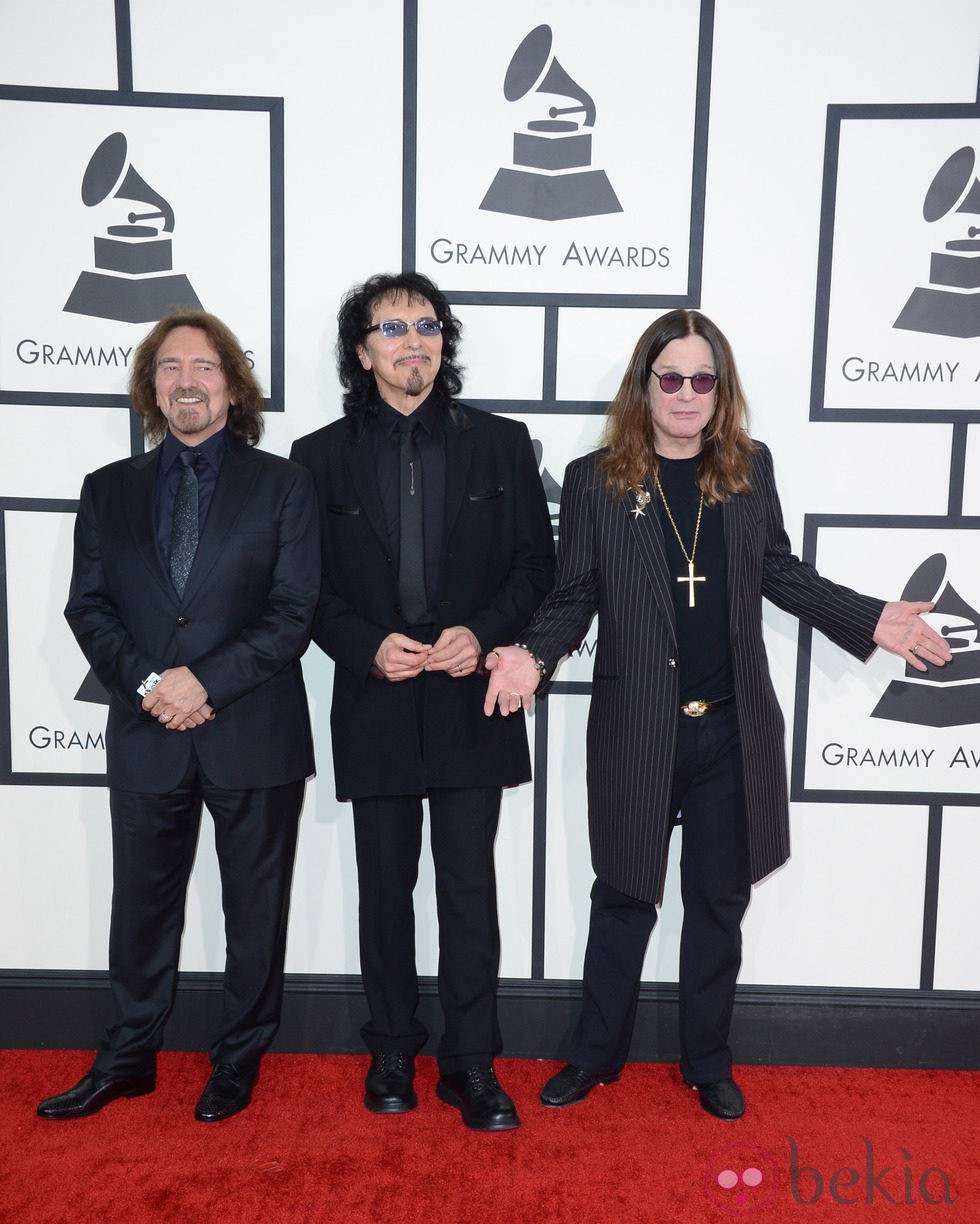 Geezer Butler, Tony Iommi y Ozzy Osbourne en la alfombra roja de los Grammy 2014