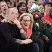 Meryl Streep, Don Gummer y 50 Cent en un partido de la NBA entre los Knicks y Los Lakers