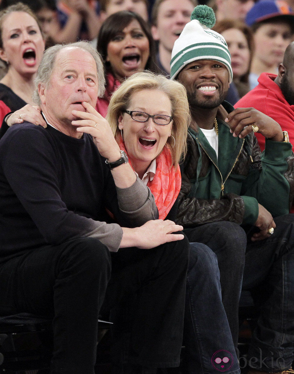 Meryl Streep, Don Gummer y 50 Cent en un partido de la NBA entre los Knicks y Los Lakers