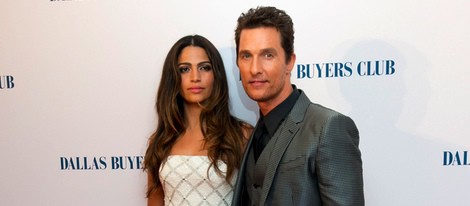 Matthew McConaughey y Camila Alves en el estreno de 'Dallas Buyers Club' en Londres