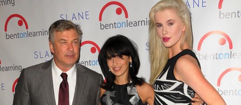 Alec Baldwin, Hilaria Thomas e Ireland Baldwin, noche de yoga en Nueva York