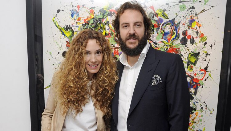 Borja Thyssen y Blanca Cuesta en la inauguración de su exposición de cuadros