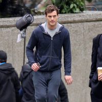 Jamie Dornan haciendo deporte en una escena de 'Cincuenta Sombras de Grey'