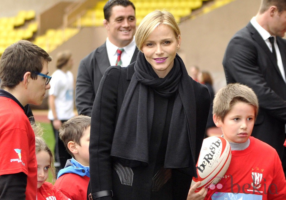 La Princesa Charlene de Mónaco en el estadio Luis II de Mónaco