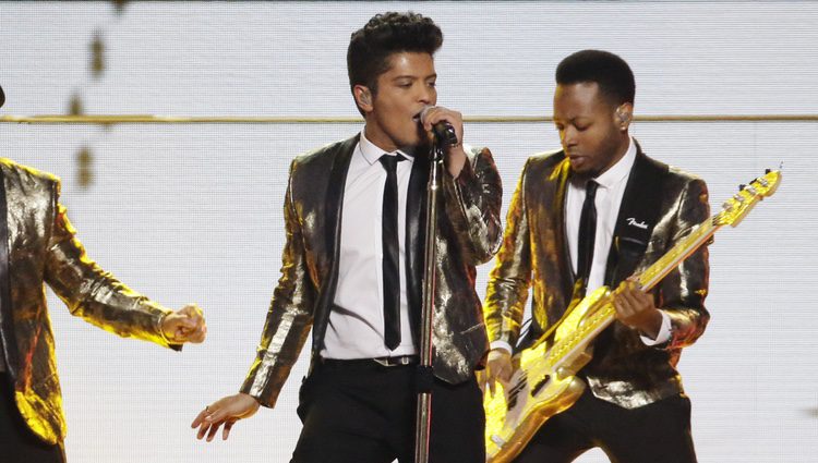 Bruno Mars protagoniza la actuación principal de la Super Bowl 2014