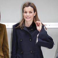 La Princesa Letizia saluda en la III edición del Foro Contra el Cáncer  