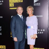 Hugh Bonneville y su esposa en el estreno de 'Monuments Men' en Nueva York