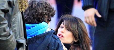 Sonia Ferrer con el hijo de Álvaro Muñoz Escassi en una feria