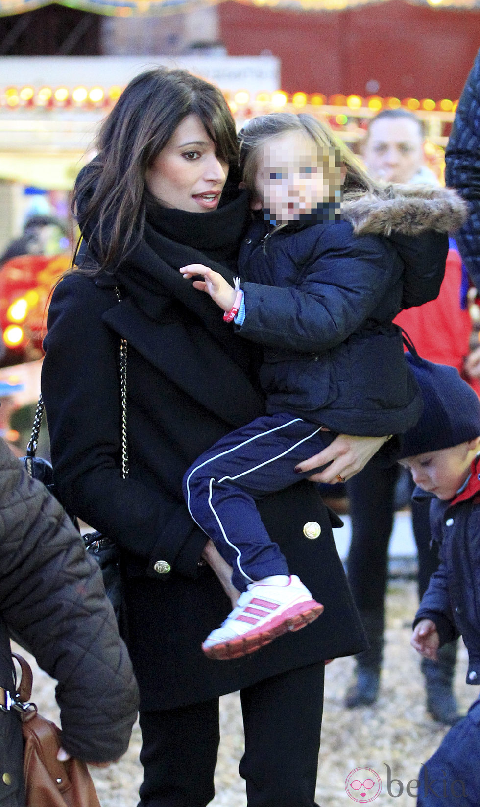 Sonia Ferrer con su hija Laura en una feria