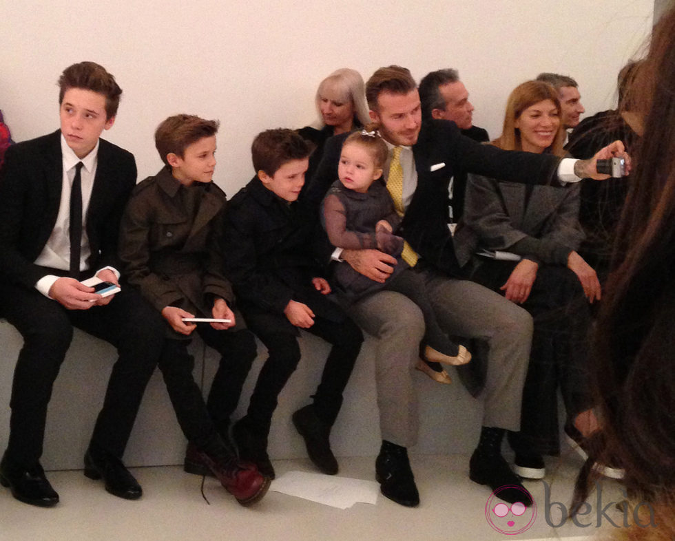 David Beckham con sus cuatro hijos en la Semana de la Moda de Nueva York 2014