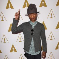 Pharrell Williams en el almuerzo a los nominados a los Oscar 2014