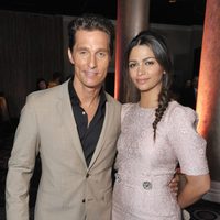 Matthew McConaughey y Camila Alves en el almuerzo de los nominados a los Oscar 2014