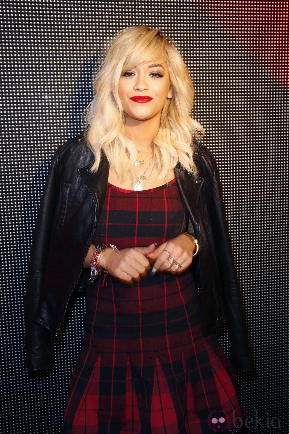 Rita Ora en el desfile de DKNY de la Semana de la Moda de Nueva York 2014