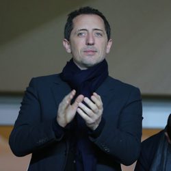 Gad Elmaleh en un partido entre el Mónaco y el Paris St Germain