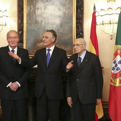 El Rey con el presidente de Portugal y el presidente de Italia en Lisboa