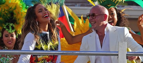 Jennifer Lopez y Pitbull en la grabación del videoclip de 'We are one'