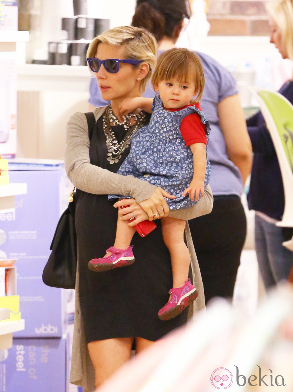 Elsa Pataky de compras en Los Angeles con su hija India Rose