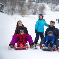 Federico y Mary de Dinamarca con sus cuatro hijos en Suiza