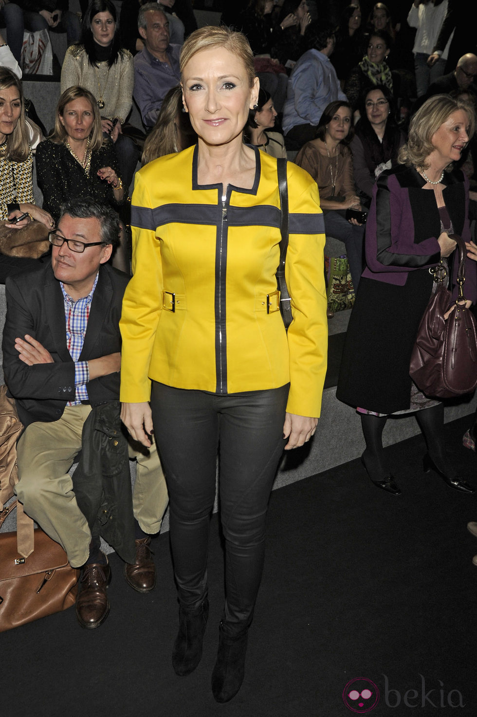 Cristina Cifuentes en el desfile de Francis Montesinos en Madrid Fashion Week otoño/invierno 2014/2015