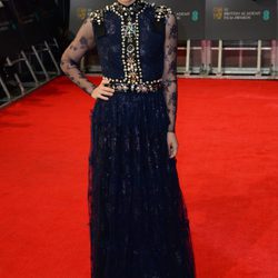 Maggie Gyllenhaal en la alfombra roja de los BAFTA 2014