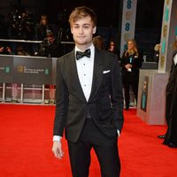 Douglas Booth en la alfombra roja de los BAFTA 2014