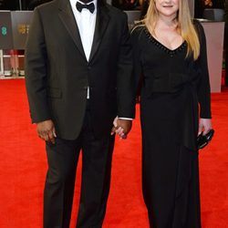 Steve McQueen y Bianca Stigter en la alfombra roja de los BAFTA 2014