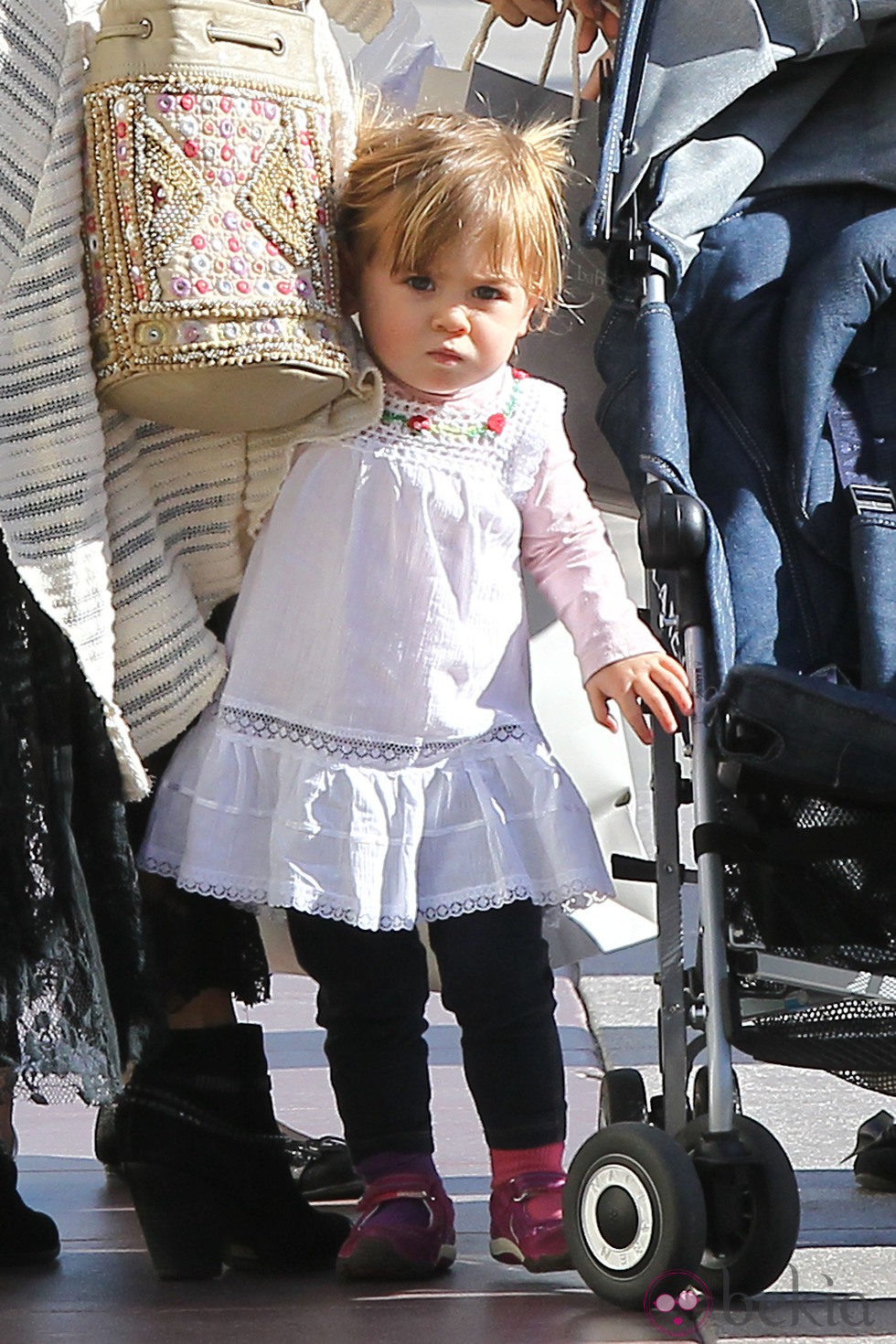 India Rose Hemsworth de compras con su madre