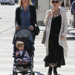 Elsa Pataky con su hija India Rose y su suegra Leonie Hemsworth