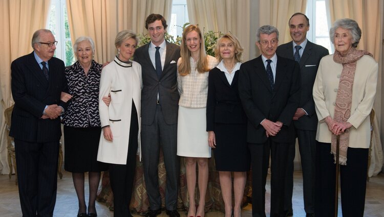 Amadeo de Bélgica y Lili Rosboch con sus padres y abuelos en su compromiso