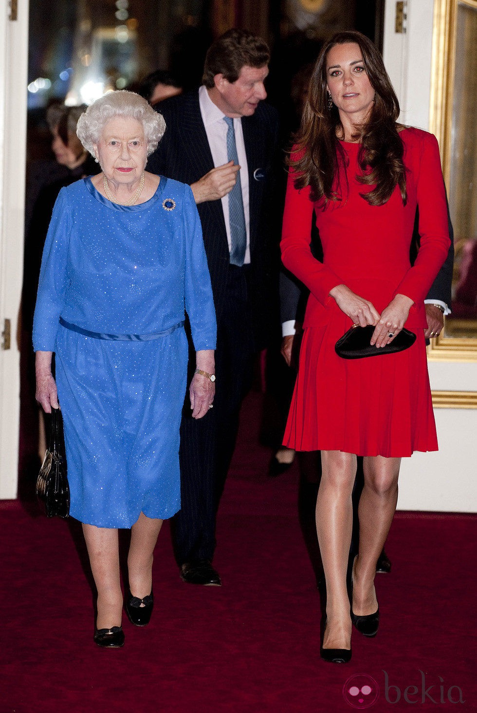 La Reina Isabel y Kate Middleton en una recepción en Buckingham Palace