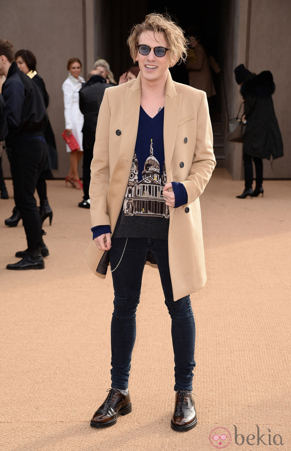 Jamie Campbell Bower en el desfile de Burberry de la Londres Fashion Week 2014