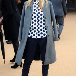 Poppy Delevingne en el desfile de Burberry en la Londres Fashion Week 2014