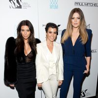 Kim, Kourtney y Khloe Kardashian en una fiesta solidaria en Nueva York