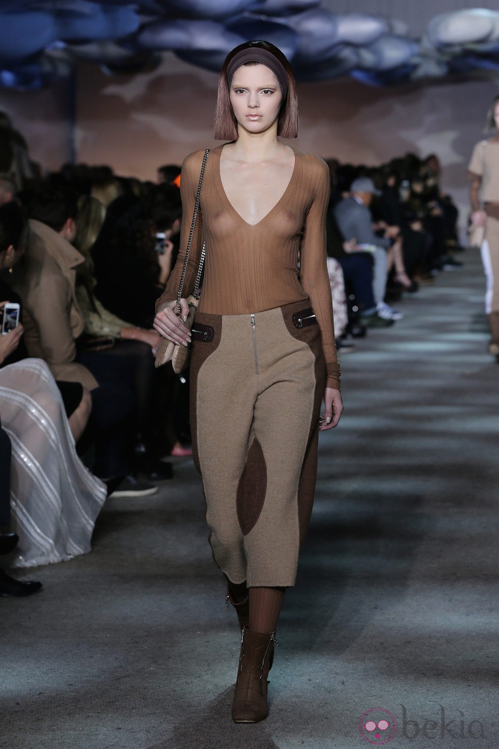 Kendall Jenner desfila con transparencias para Marc Jacobs en la Nueva York Fashion Week 2014