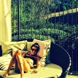 Lea Michele tomando el sol el día de San Valentín 2014