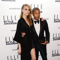 Cara Delevinge y Pharrell Williams en los Elle Style Awards 2014