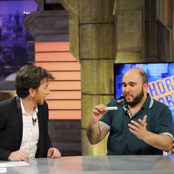 Kiko Rivera con Pablo Motos en el plató de 'El hormiguero'