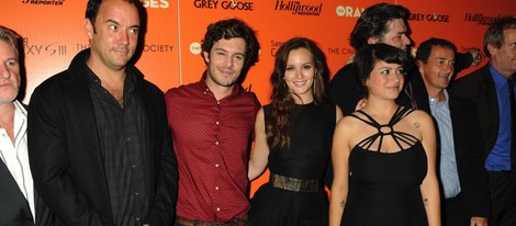 Leighton Meester y Adam Brody en la premiere de la película 'The Oranges' 